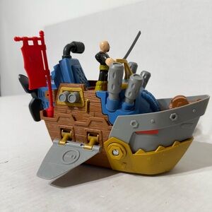 2014 Mattel Fisher Price Imaginext Pirate Shark Bite Ship Boat w/ Figure